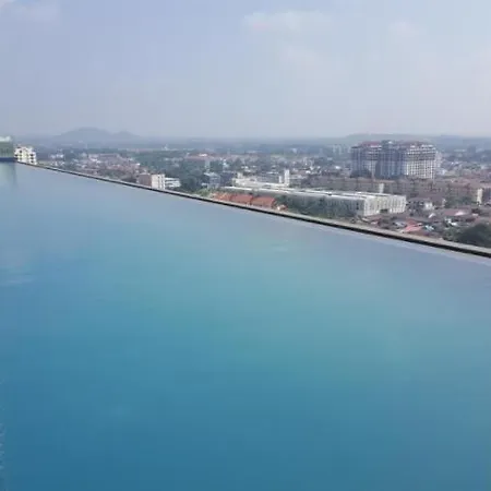 Silverscape Seaview Residences Melaka Exterior photo